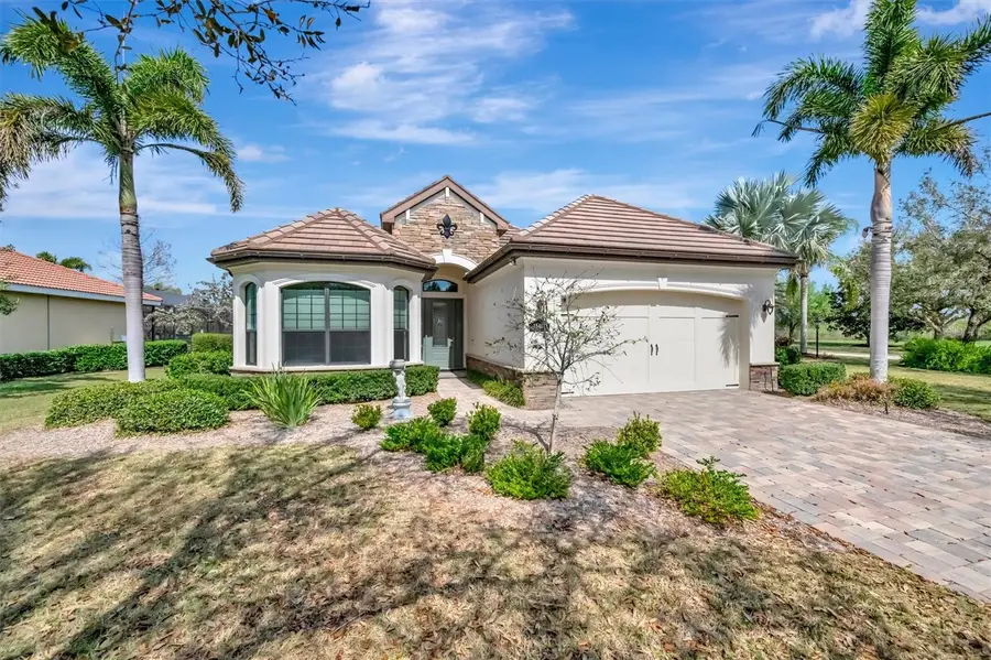 15407 Helmsdale Place, Lakewood Ranch, FL 34202 - #2