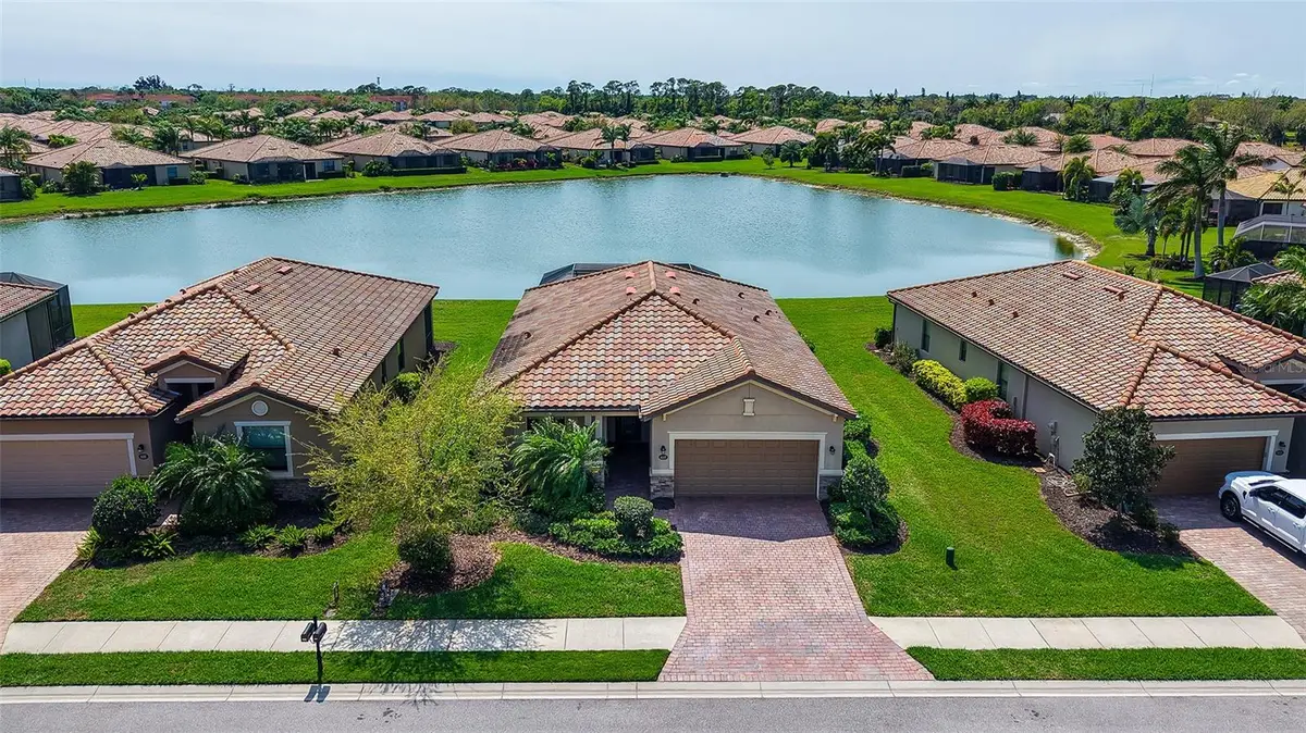 6517 Willowshire Way, Bradenton, FL 34212 - #1