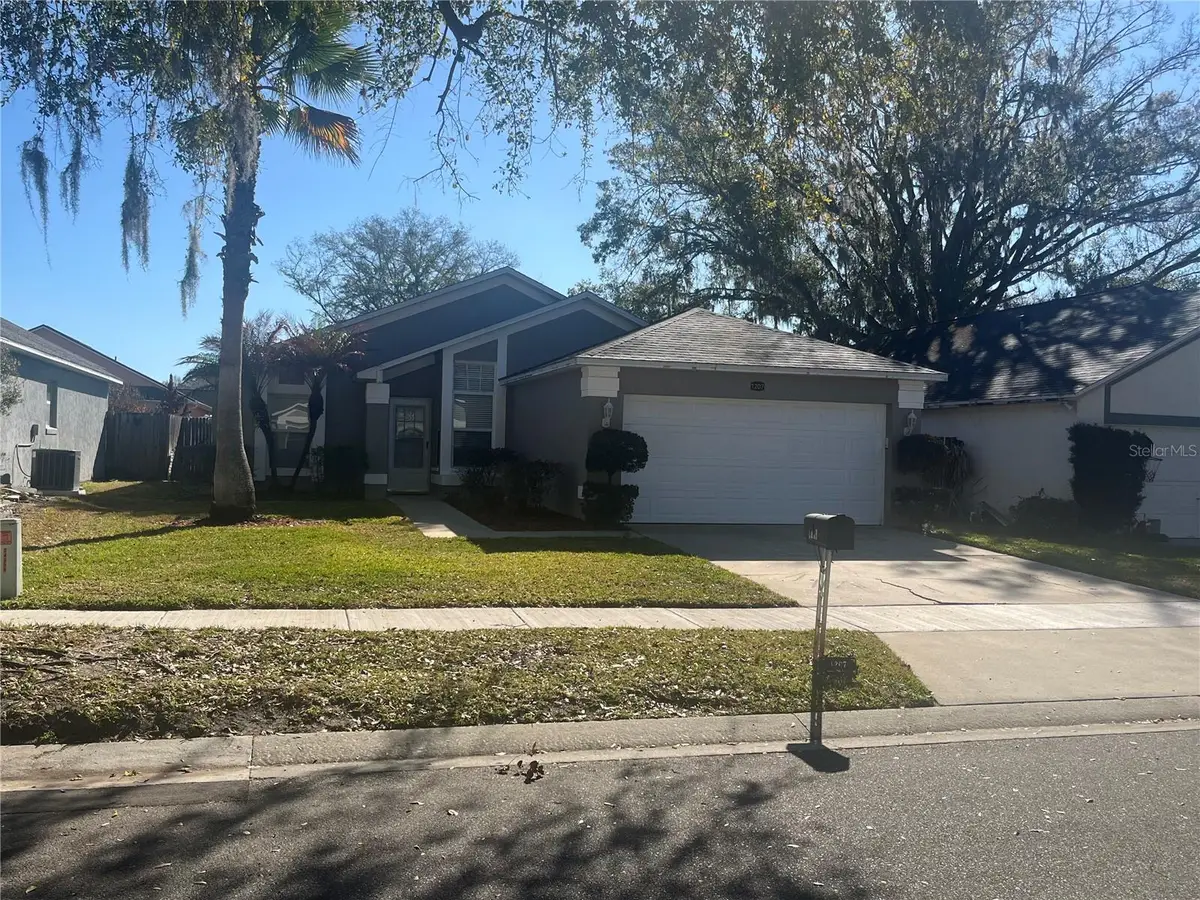 1207 Lake Blue Circle, Apopka, FL 32703 - #1