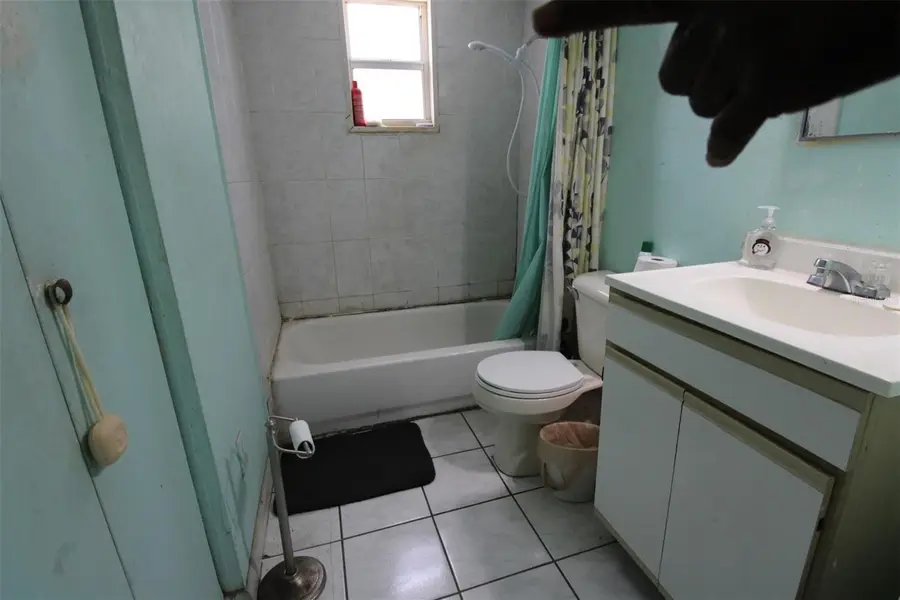 6212 N 45th Street, Tampa, FL 33610 - #2