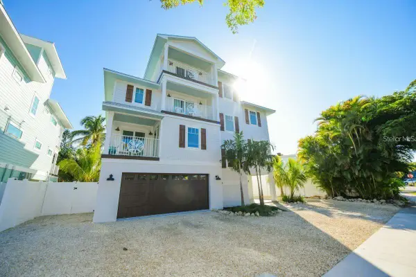 332 Avenida De Mayo, SARASOTA, FL 34242