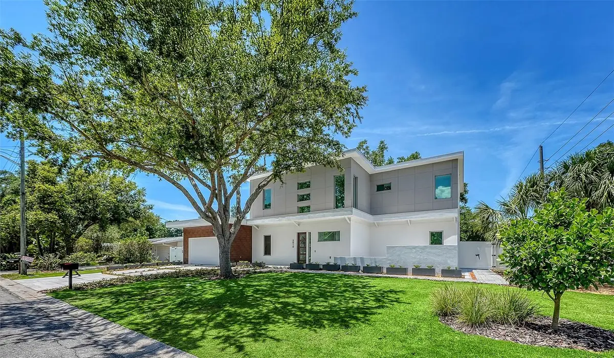 2010 Hyde Park Circle, Sarasota, FL 34239 - #1