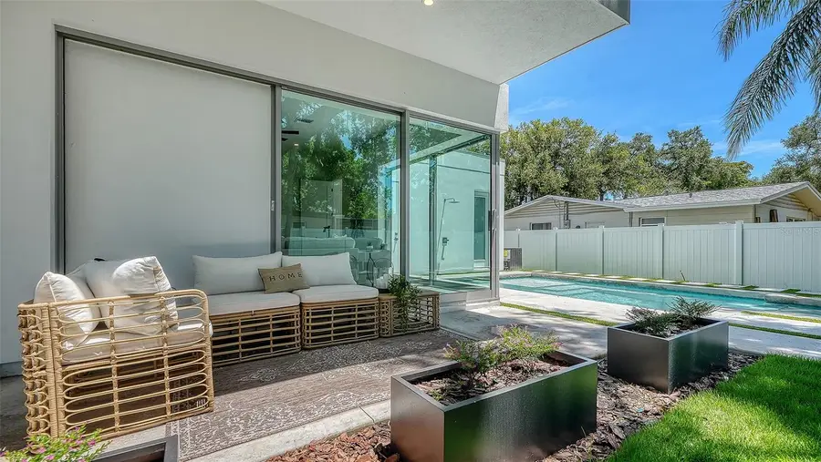 2010 Hyde Park Circle, Sarasota, FL 34239 - #2