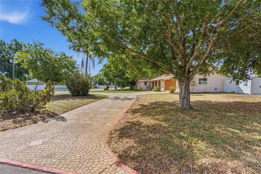 6904 Pennsylvania Avenue, Sarasota, FL 34243 - #2