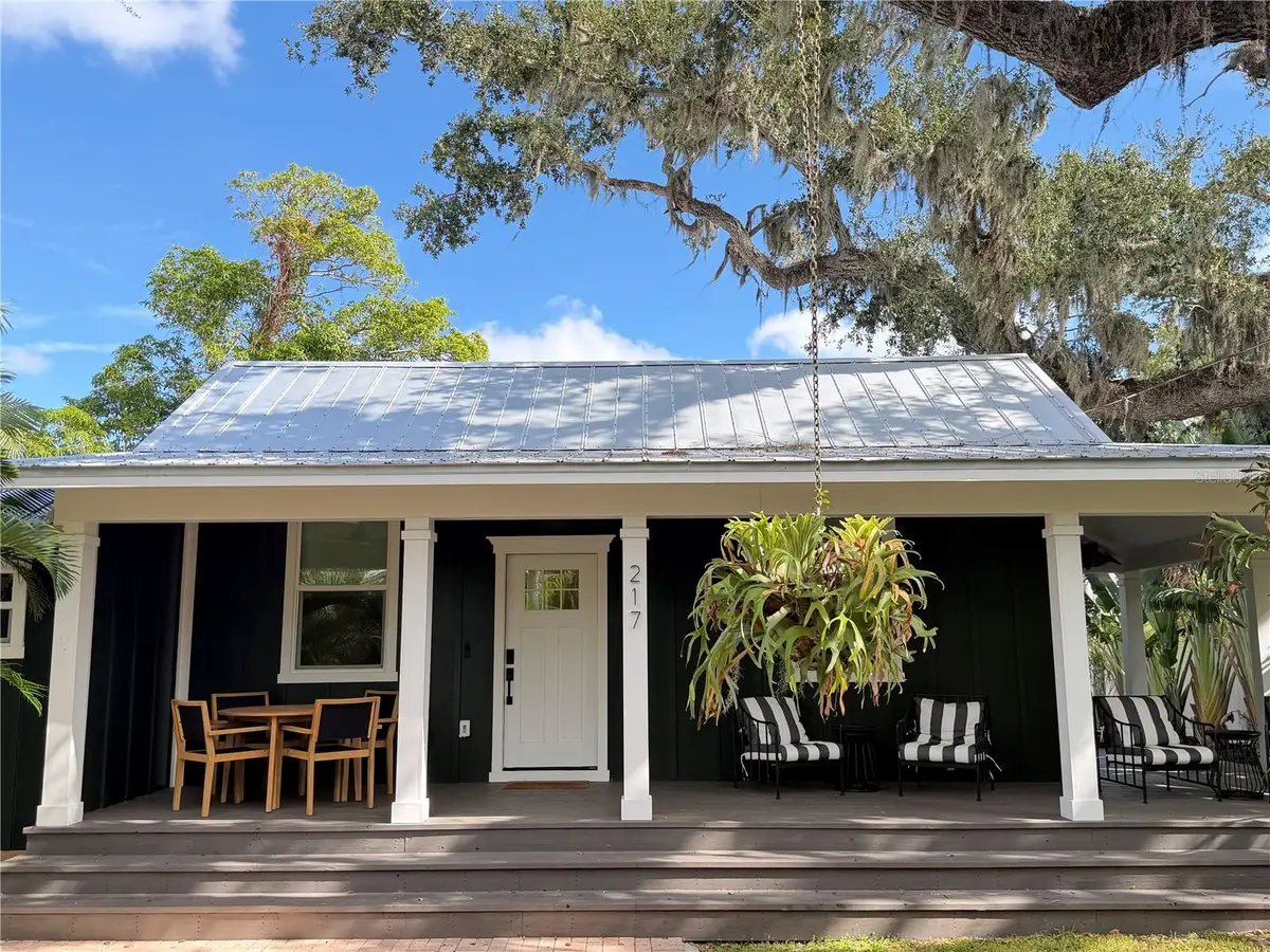 217 9th Street E, Bradenton, FL 34208 - #1