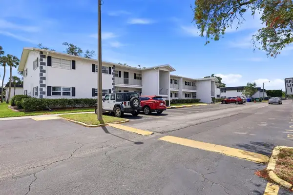 202 46th Avenue Terrace W #404, BRADENTON, FL 34207