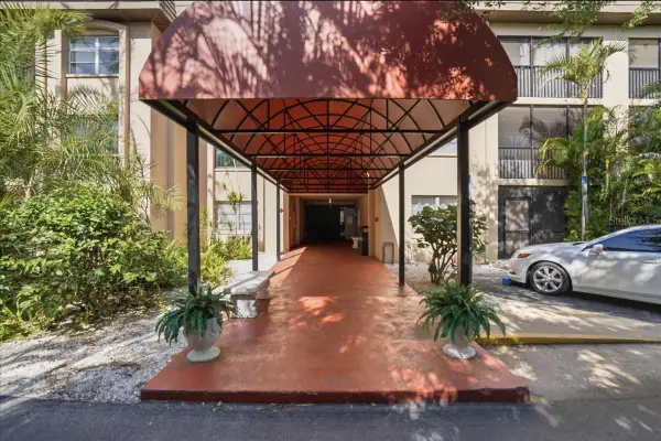 3700 S Osprey Avenue #115, SARASOTA, FL 34239