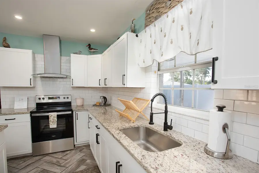 519 51st Street W, Bradenton, FL 34209 - #3