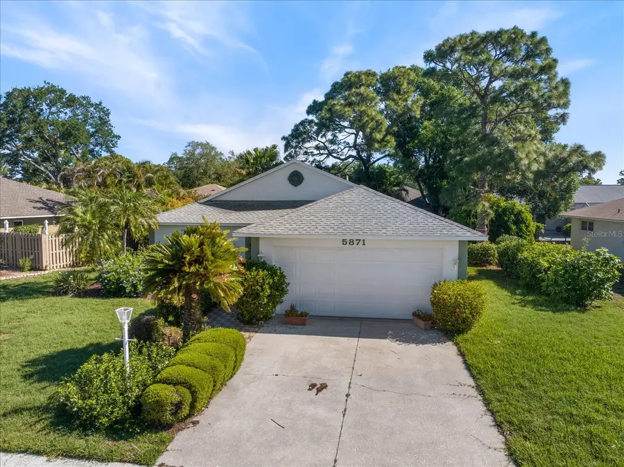 5871 Helen Way, Sarasota, FL 34243 - #2