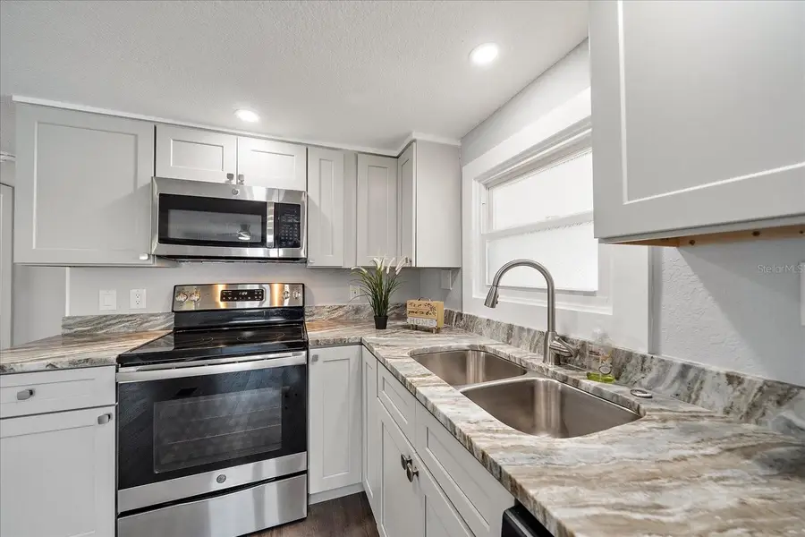 30 Flores Drive, Palmetto, FL 34221 - #3