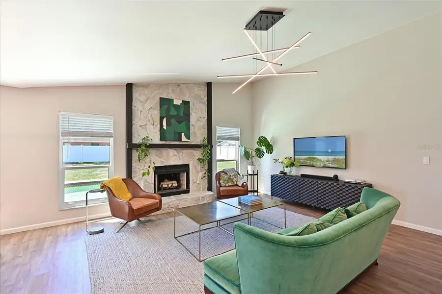 910 Plum Tree Lane, Sarasota, FL 34243 - #3