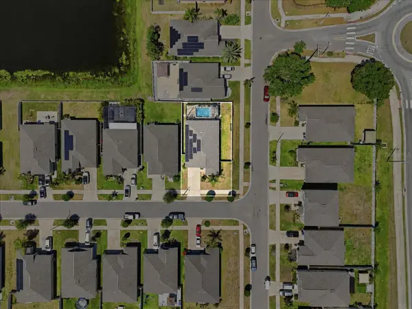936 Zone Tailed Hawk Place, RUSKIN, FL 33570