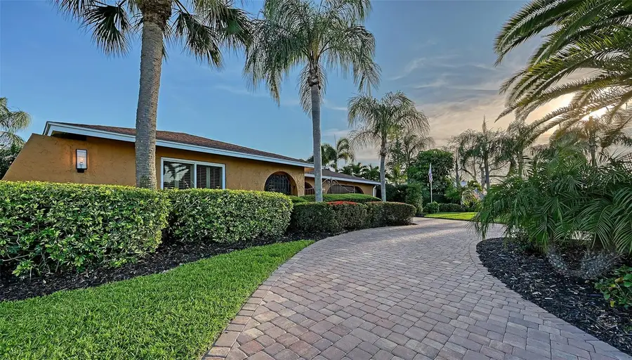 7137 Westmoreland Drive, Sarasota, FL 34243 - #3