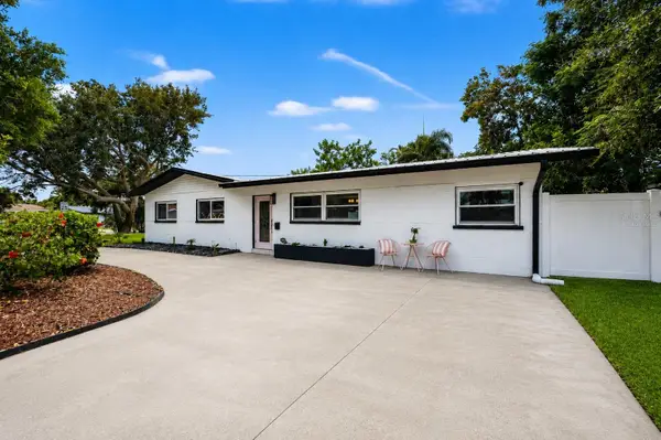 3755 Beach Drive Se, ST PETERSBURG, FL 33705