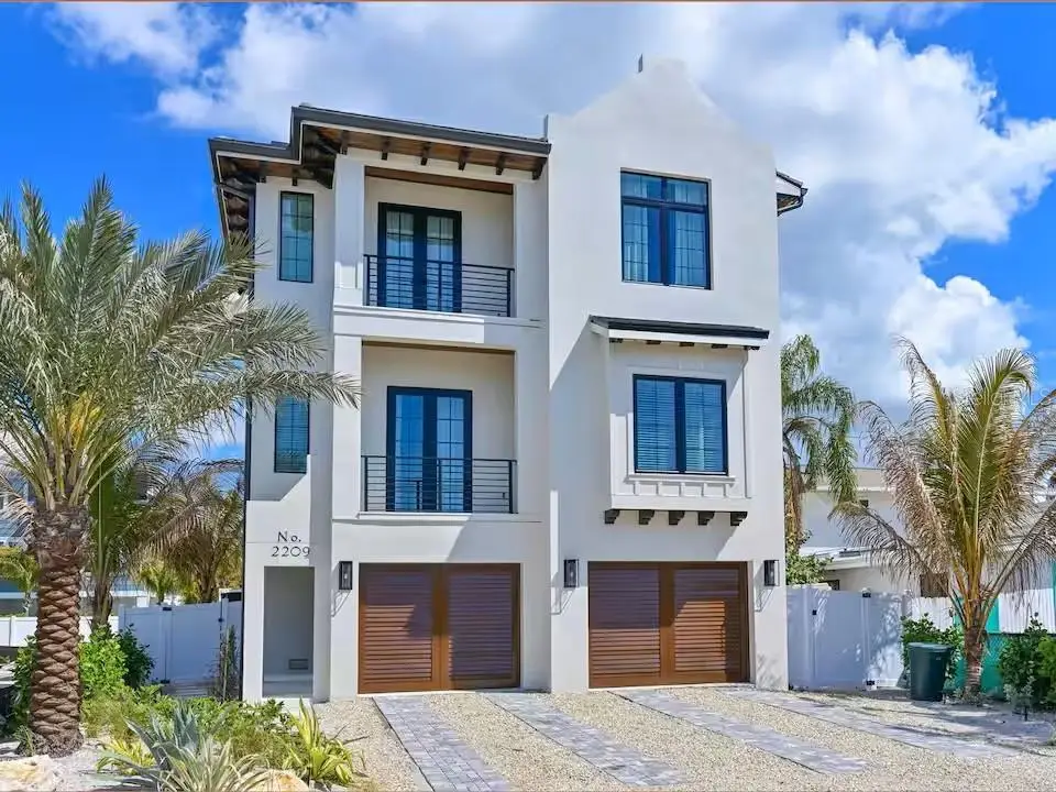 2209 Avenue B, Bradenton Beach, FL 34217 - #1