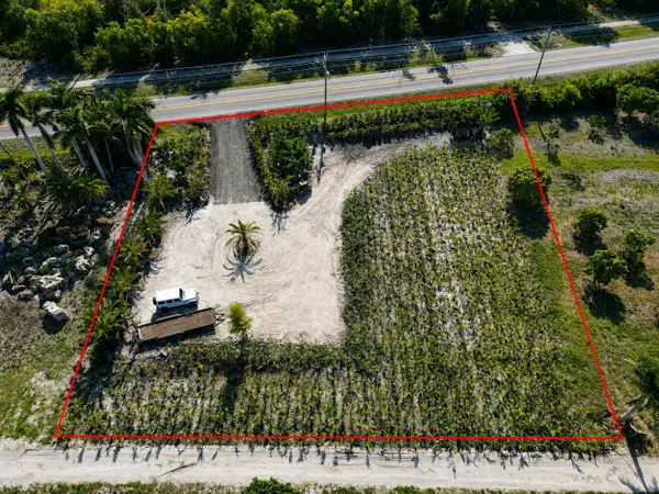 11851 Stringfellow Road, BOKEELIA, FL 33922
