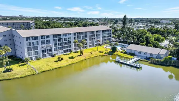 3344 Lake Bayshore Drive #P205, BRADENTON, FL 34205