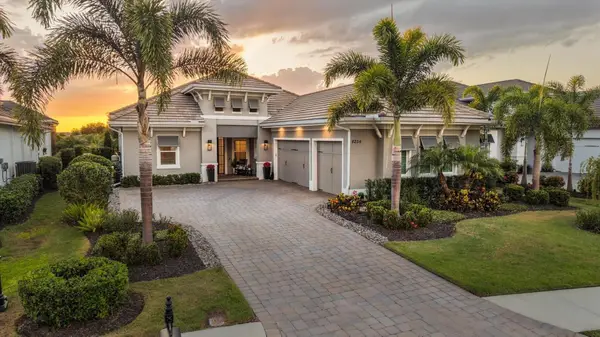 8254 Pavia Way, LAKEWOOD RANCH, FL 34202