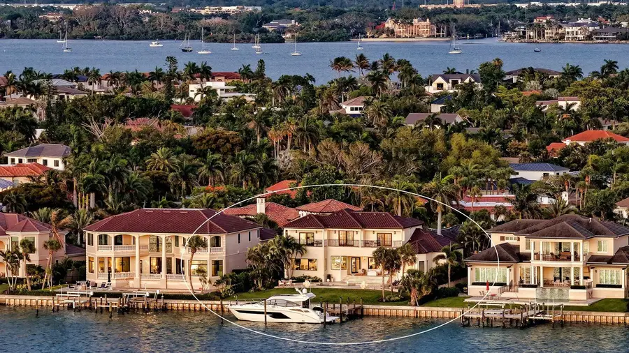 344 W Royal Flamingo Drive, Sarasota, FL 34236 - #2