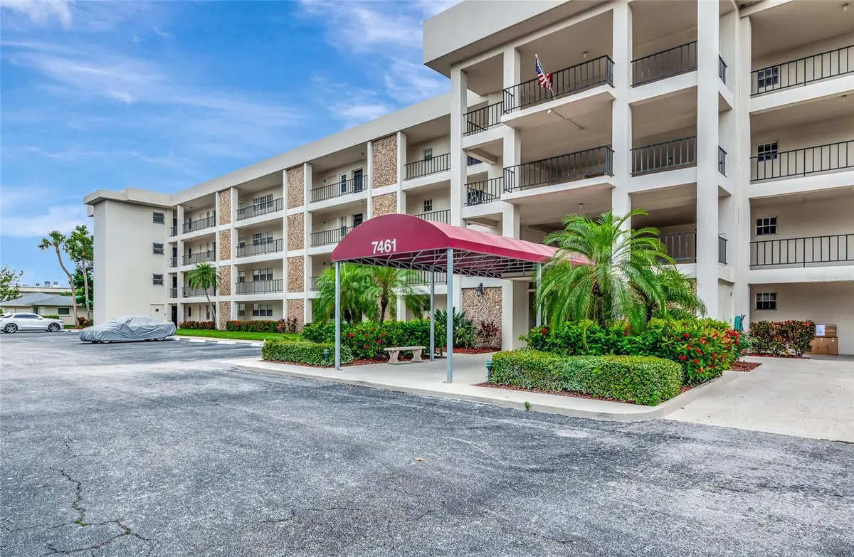 7461 W Country Club Drive N #203, Sarasota, FL 34243 - #1