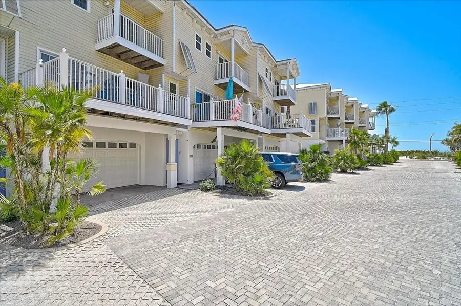 1423 Gulf Drive N, Bradenton Beach, FL 34217 - #3