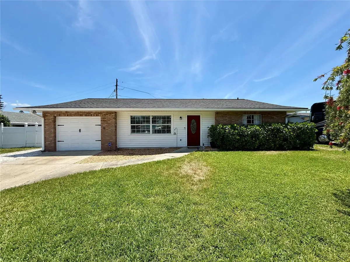 3607 Cambridge Dr W, Bradenton, FL 34205 - #1