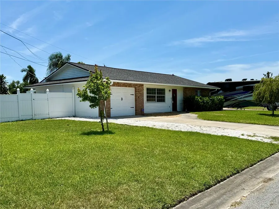 3607 Cambridge Dr W, Bradenton, FL 34205 - #2