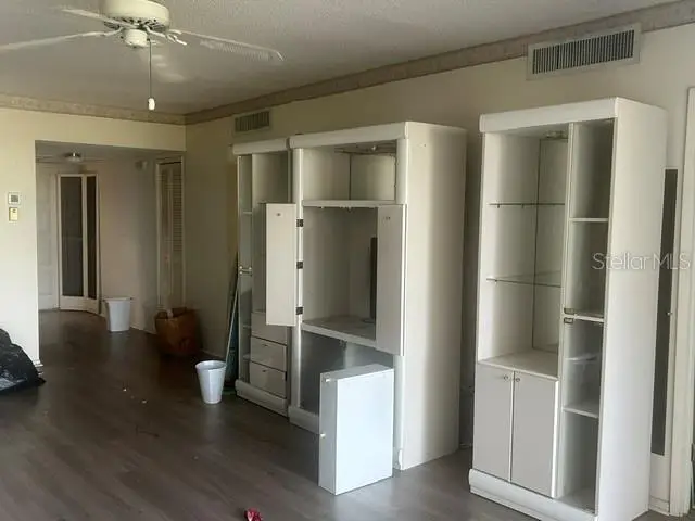 7461 W Country Club Drive N #402, Sarasota, FL 34243 - #3