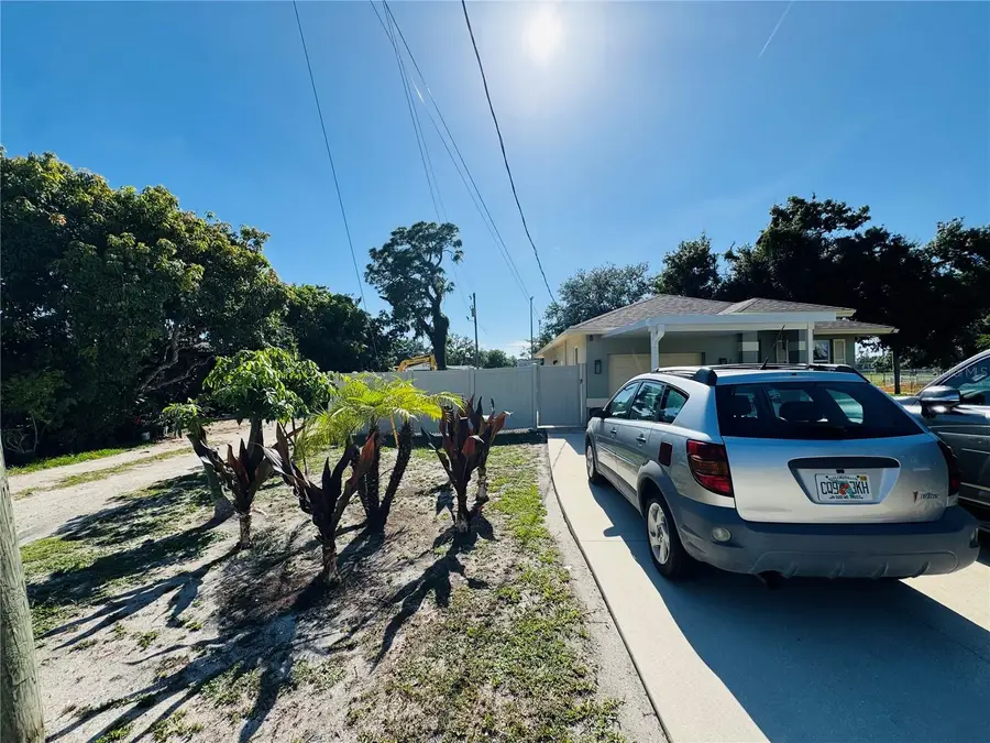 998 Ponder Avenue, Sarasota, FL 34232 - #3