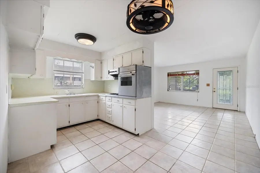 450 32nd Avenue N #106W, Saint Petersburg, FL 33704 - #2