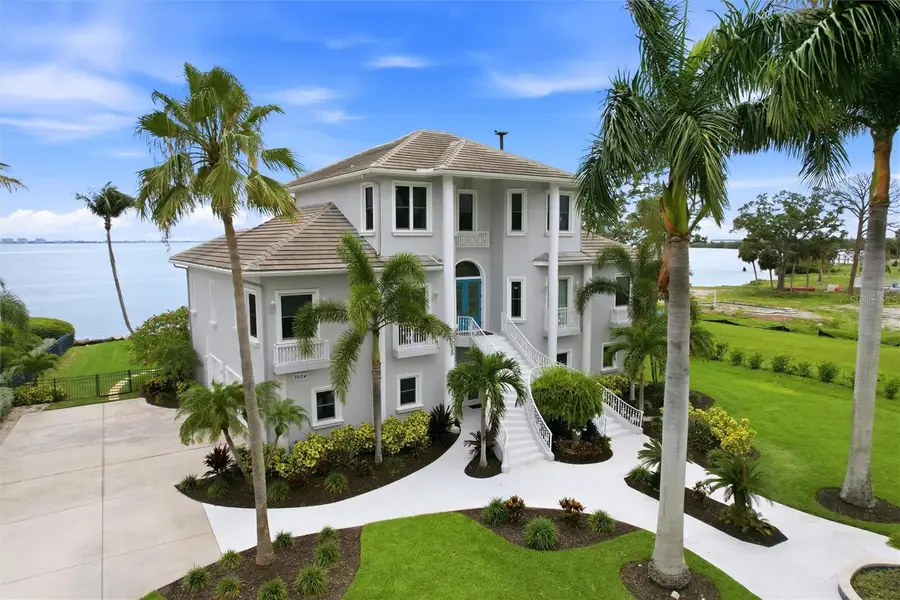 7524 Westmoreland Drive, Sarasota, FL 34243 - #2