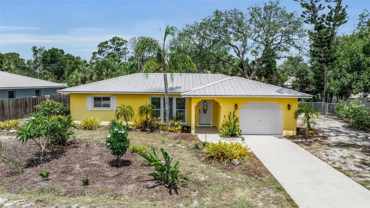 355 Mcarthur Avenue, Sarasota, FL 34243 - #1