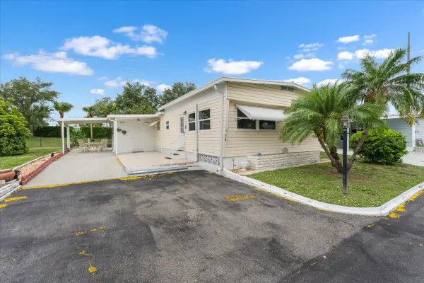 5316 53rd Avenue E #A10, BRADENTON, FL 34203
