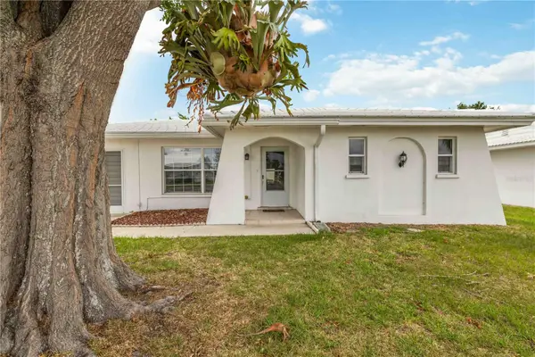 4001 Chinaberry Road, BRADENTON, FL 34208