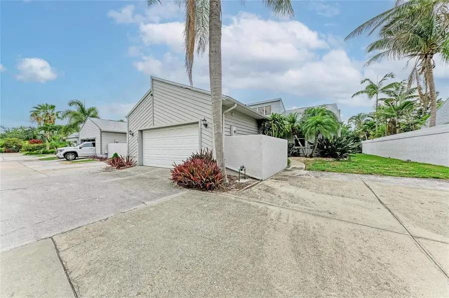 11207 Longwood Ct, Bradenton, FL 34209 - #3