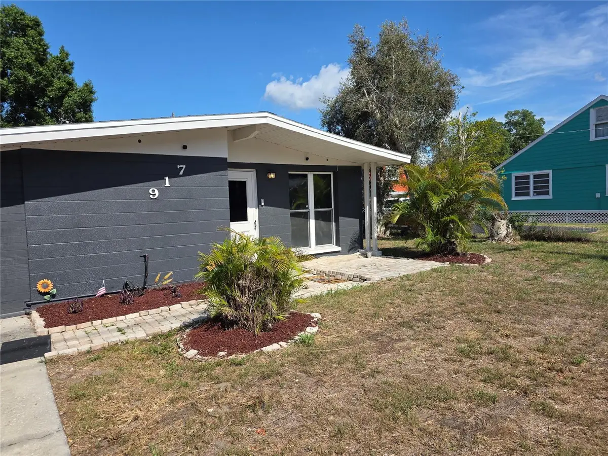 917 27th Street E, Bradenton, FL 34208 - #1