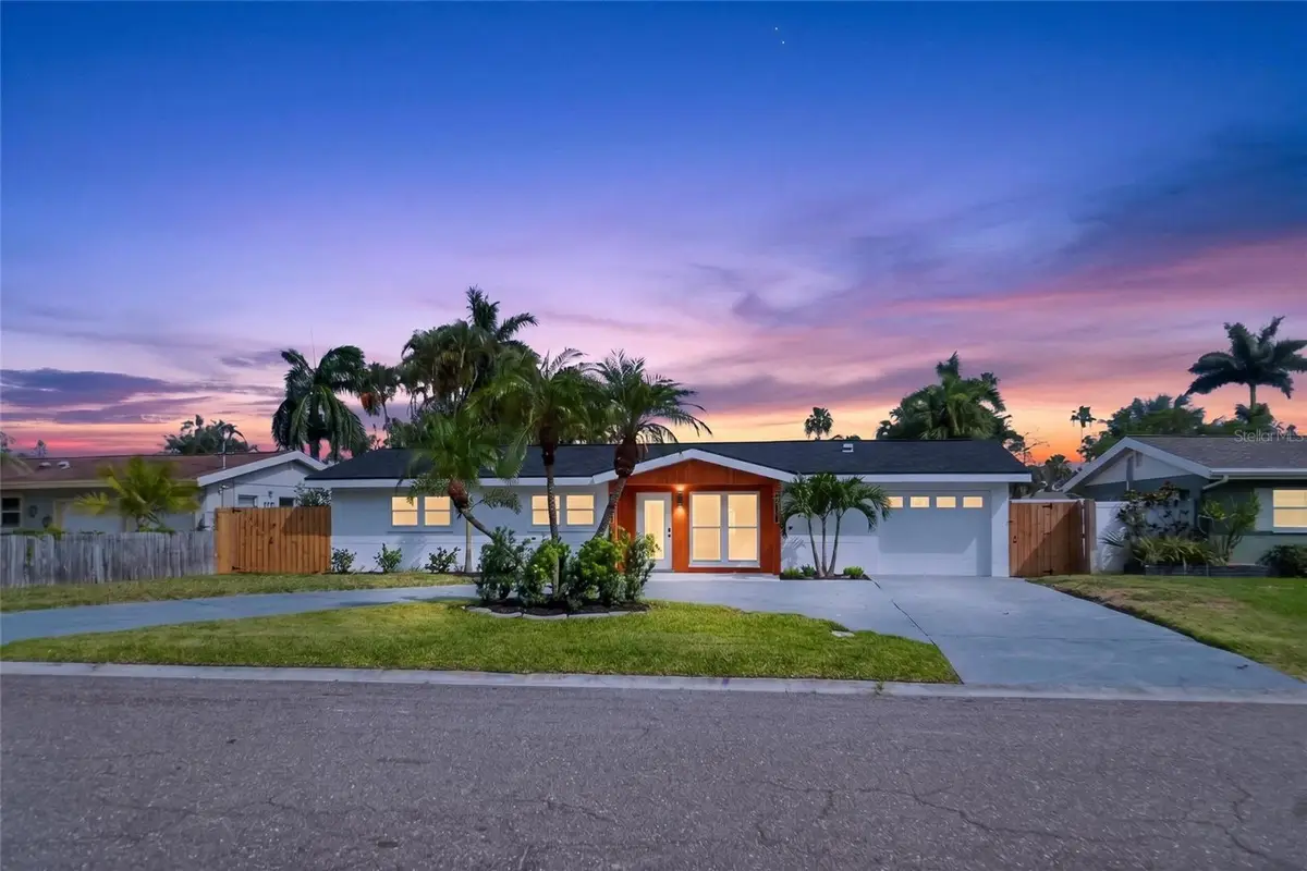 1524 Carson Circle Ne, Saint Petersburg, FL 33703 - #1