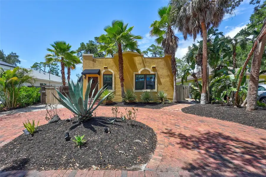 2437 Floyd Street, Sarasota, FL 34239 - #2