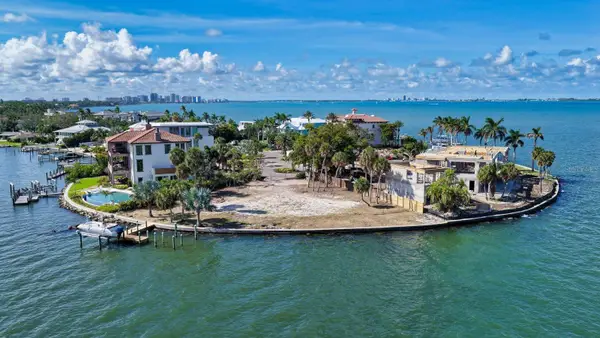 305 S South Shore Drive S, SARASOTA, FL 34234
