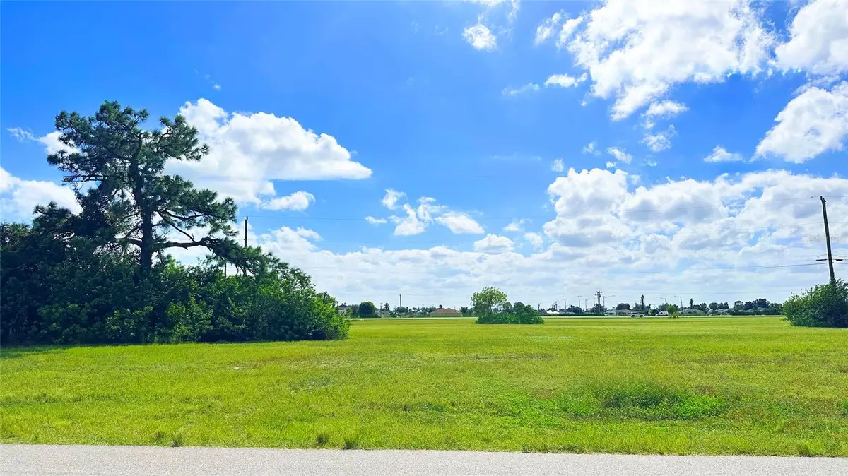 566 NE 4th Terrace, Cape Coral, FL 33909 - #1