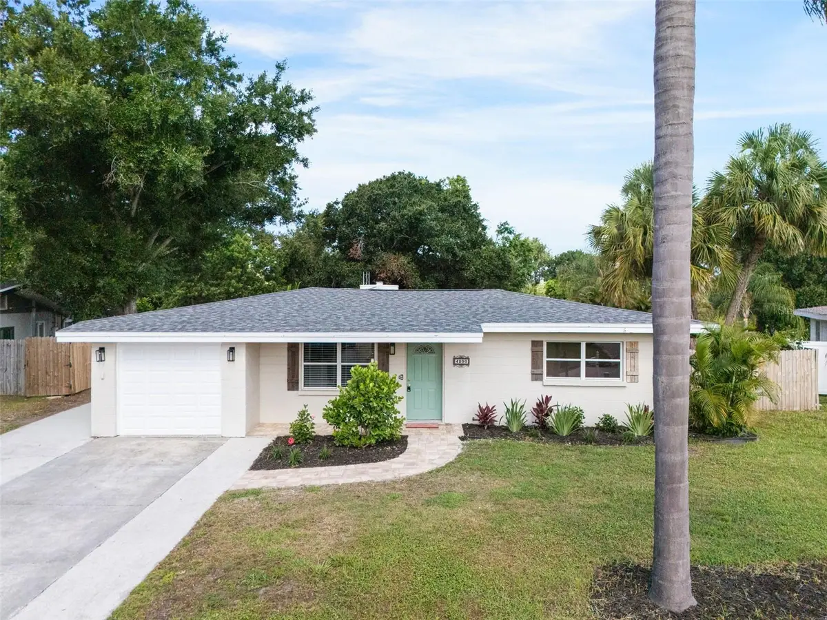 4200 Des Plaines Drive, Sarasota, FL 34233 - #1