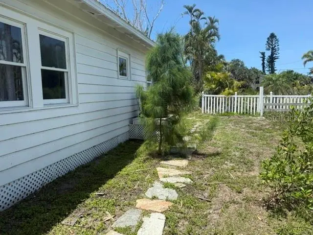 617 Siesta Drive, Sarasota, FL 34242 - #3