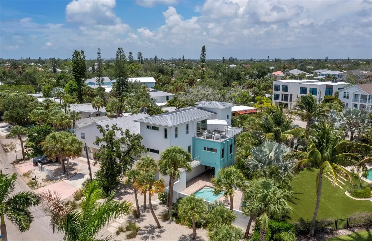 471 Island Circle, Sarasota, FL 34242 - #1
