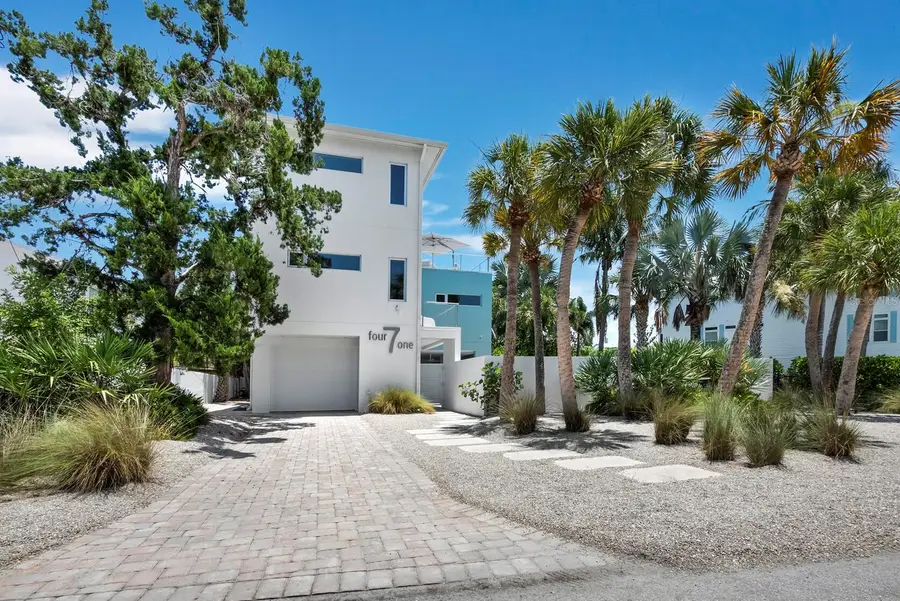 471 Island Circle, Sarasota, FL 34242 - #2