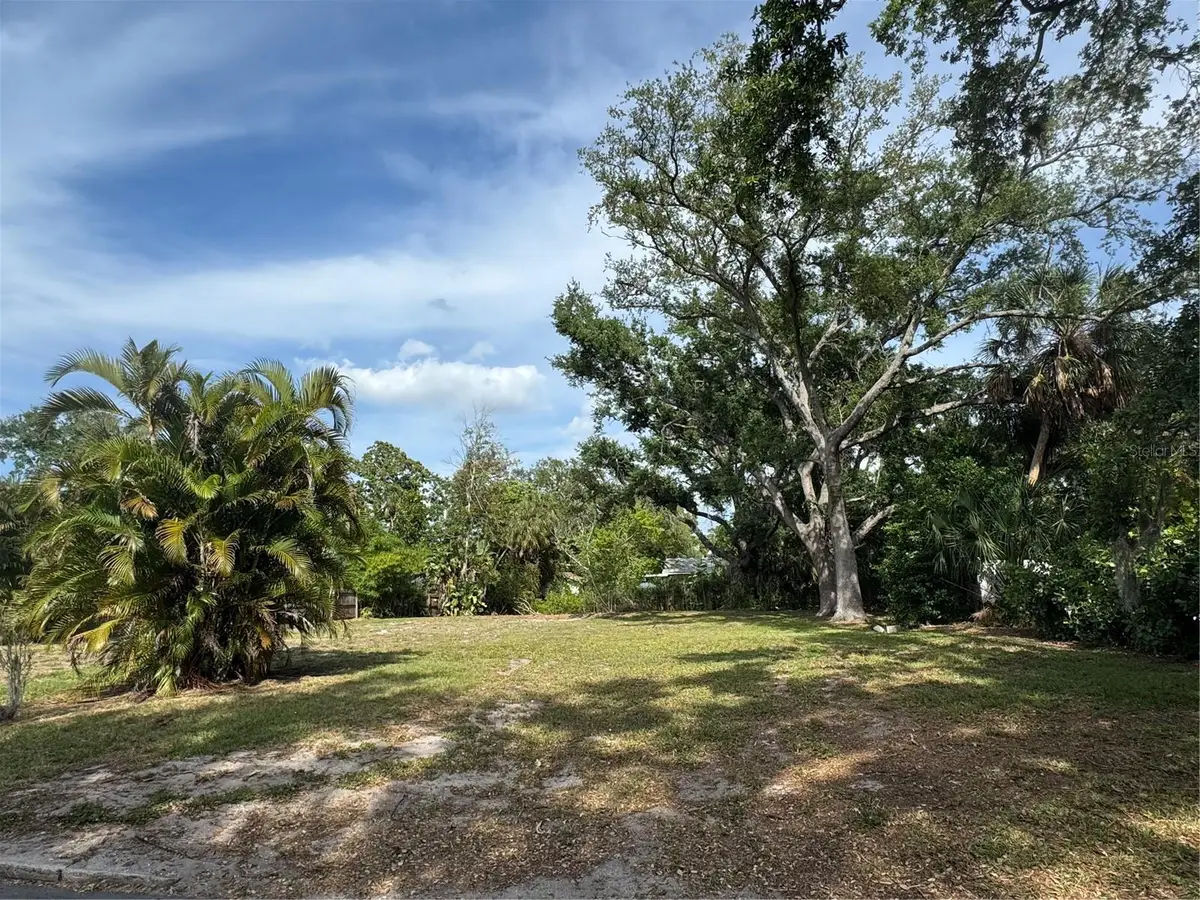 117 29th Street W, Bradenton, FL 34205 - #1