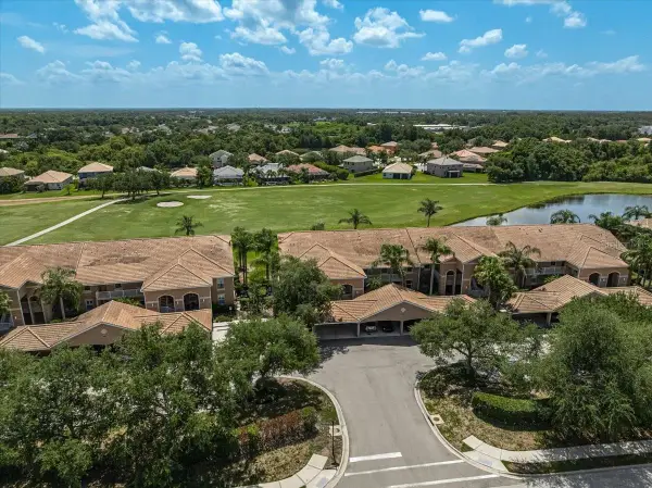 915 Fairwaycove Lane #201, BRADENTON, FL 34212
