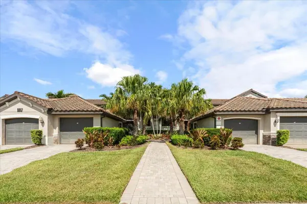 5557 Palmer Circle #202, BRADENTON, FL 34211
