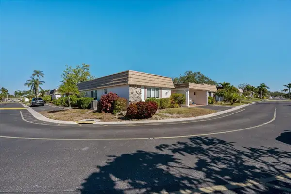 2305 Riverbluff Parkway #V256, SARASOTA, FL 34231