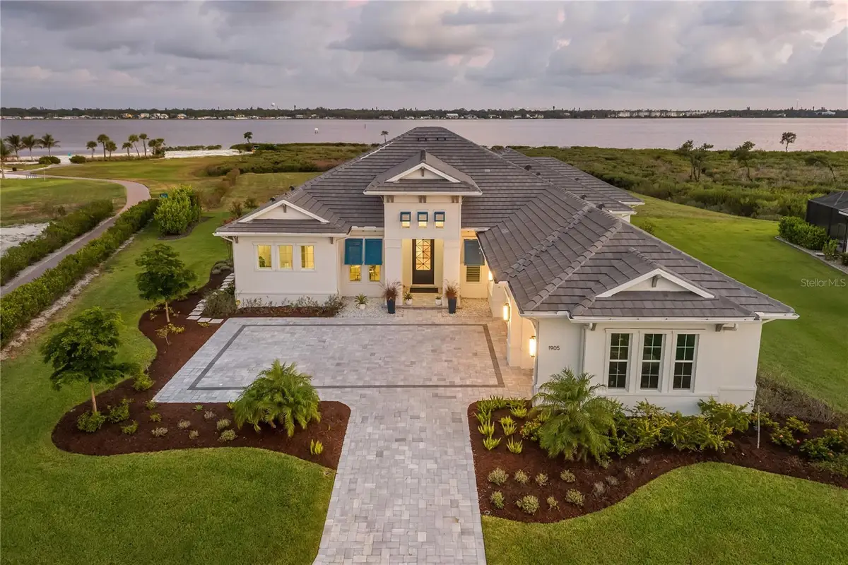 1905 4th Street E, Palmetto, FL 34221 - #1