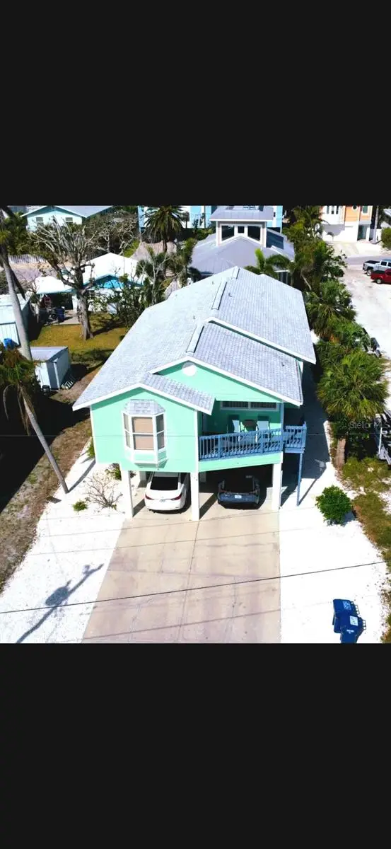 204 Bay Drive N, BRADENTON BEACH, FL 34217